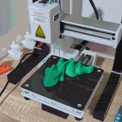 Impresora 3D para principiantes - Con 10m de PLA, tarjeta de memoria y diseños preinstalados